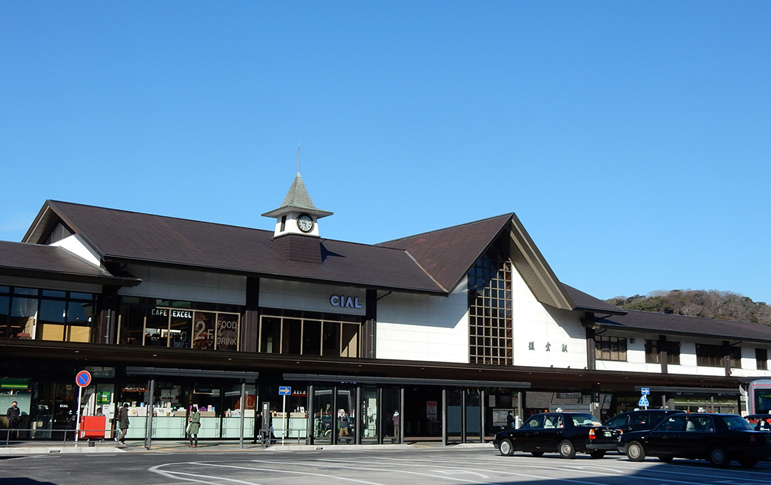���q