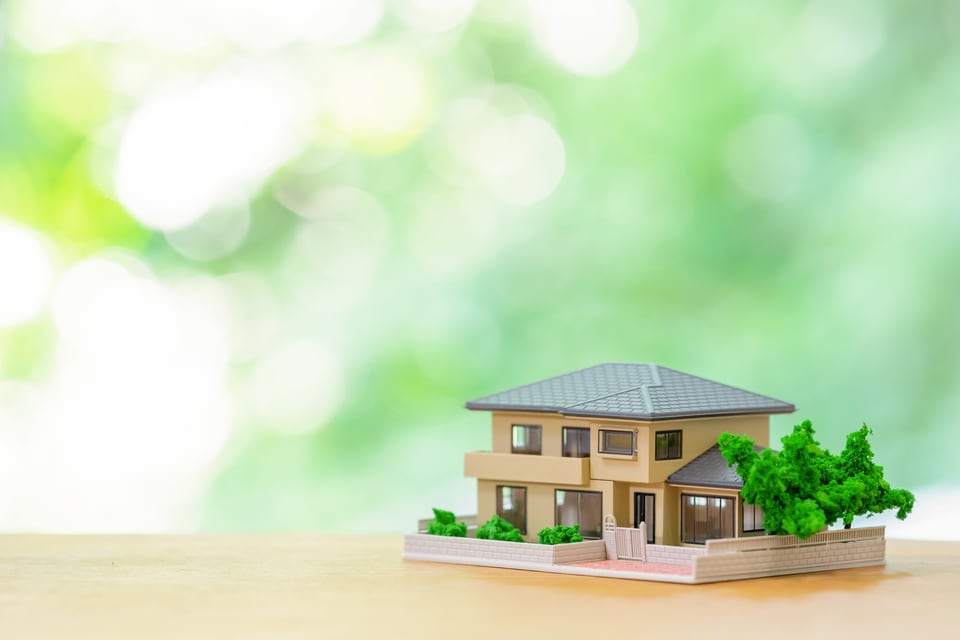 緑豊かな第一種低層住居専用地域に建てられる住宅の模型