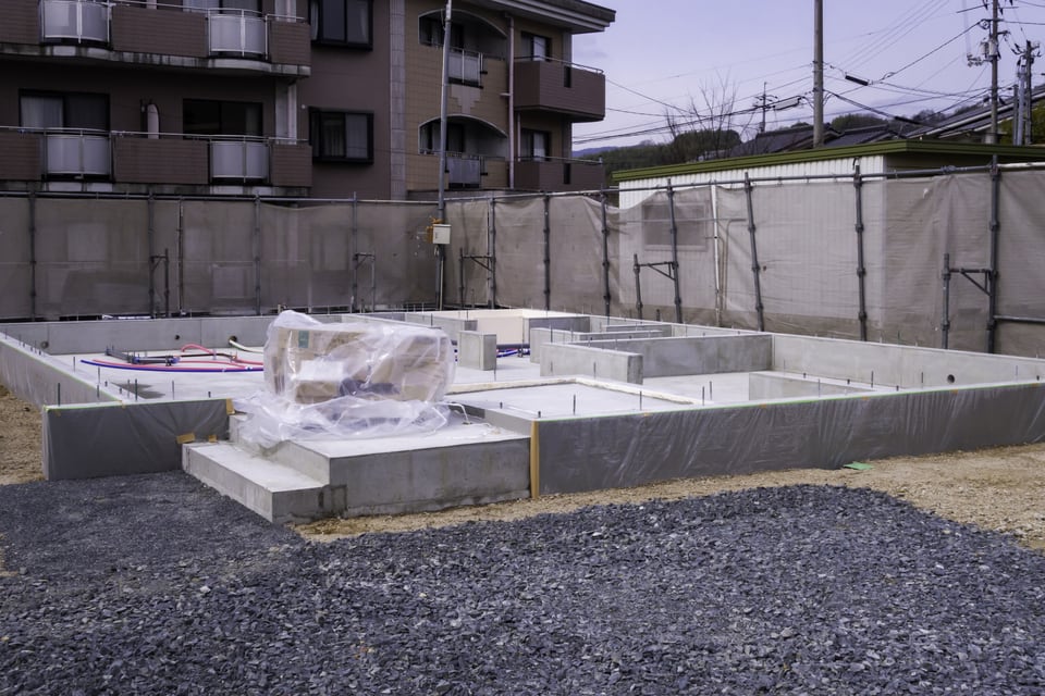 不同沈下を防ぐための対策がとられた住宅の基礎工事