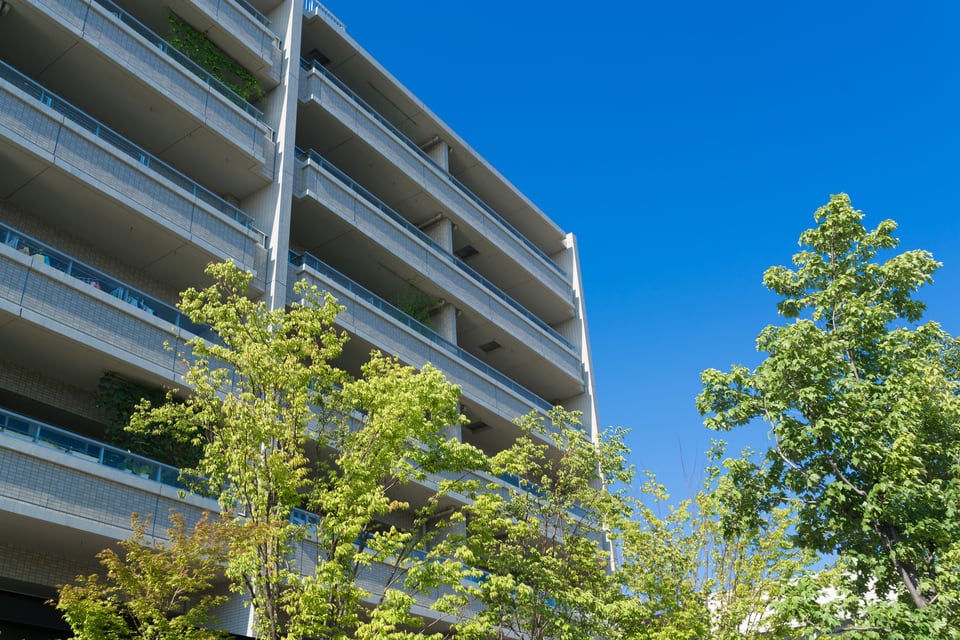 植栽の管理も行き届いた自主管理マンション