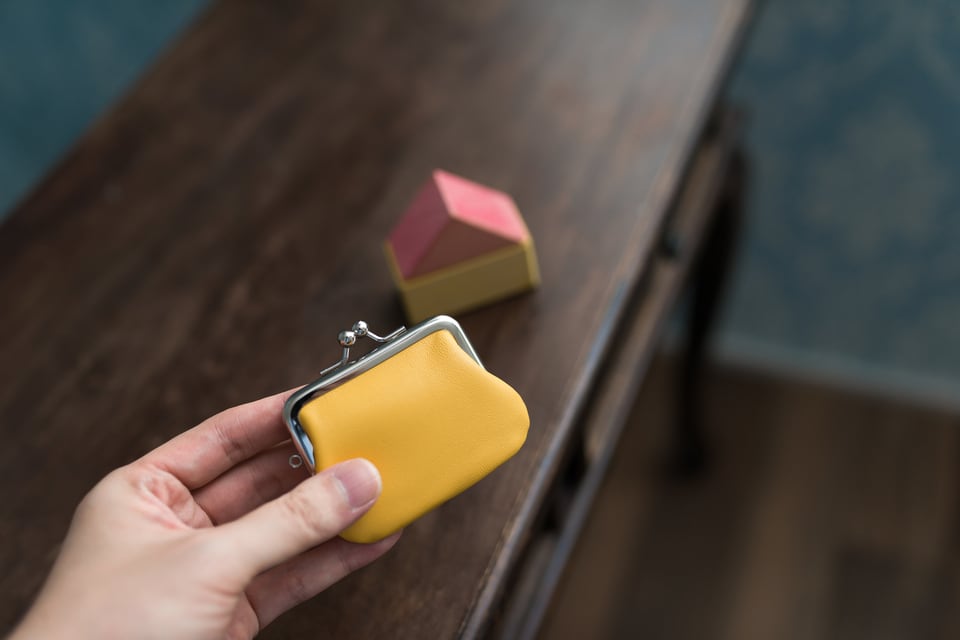 賃料改定で出費がかさみ、空っぽになった財布