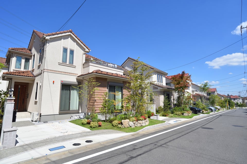 通行権が付された一戸建て住宅の前面道路