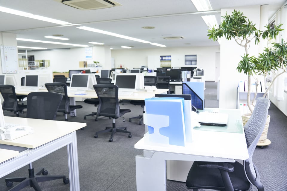 アンダーカーペット配線が行われた事務所内部