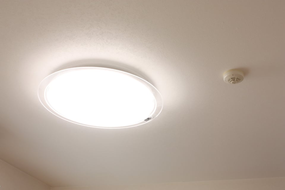 蛍光灯や電球に比べて消費電力が少ないLED照明