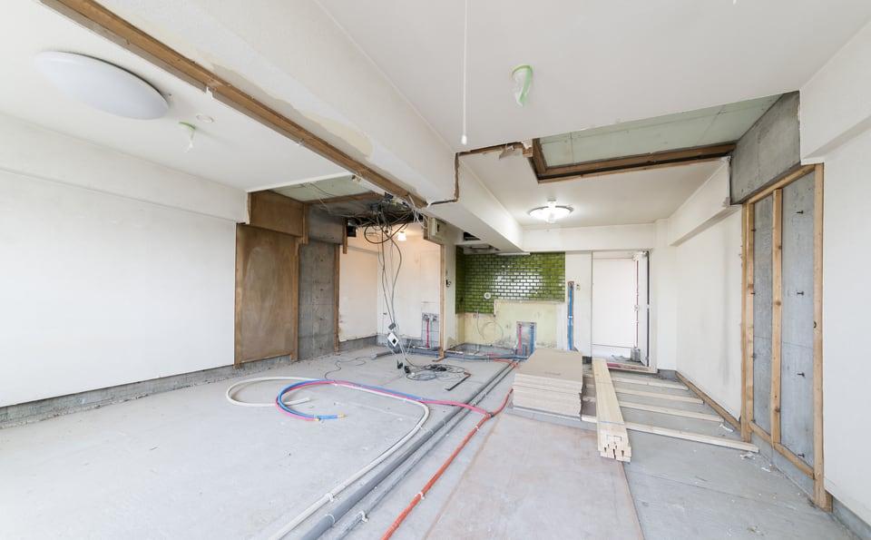 リフォーム工事中のスケルトン・インフィル住宅