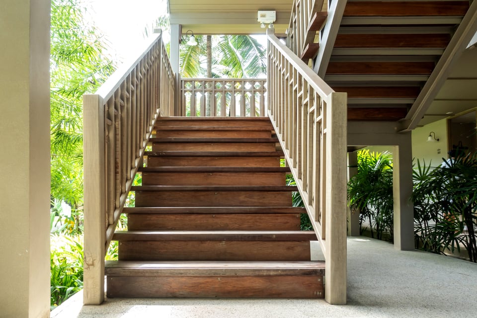 ホワイトオークが用いられた階段