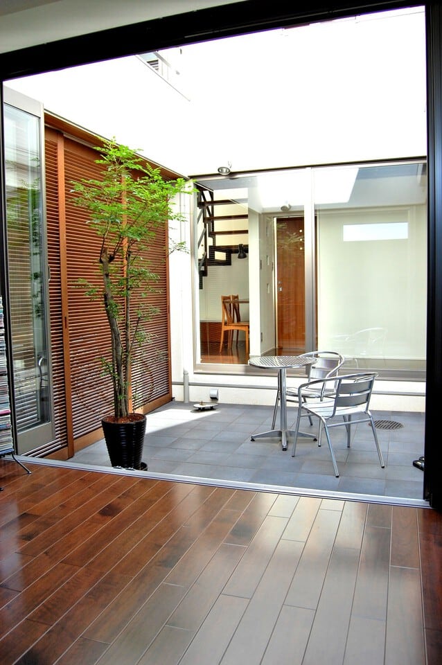 人目を気にせず気楽にくつろげる中庭