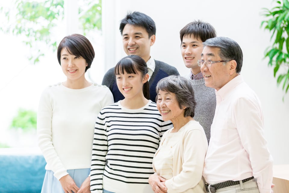 多世帯住宅で生活する家族