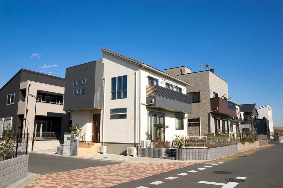分譲物件が整然と立ち並ぶ住宅街
