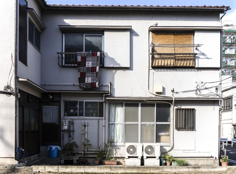 2階に間借りする部屋がある下宿