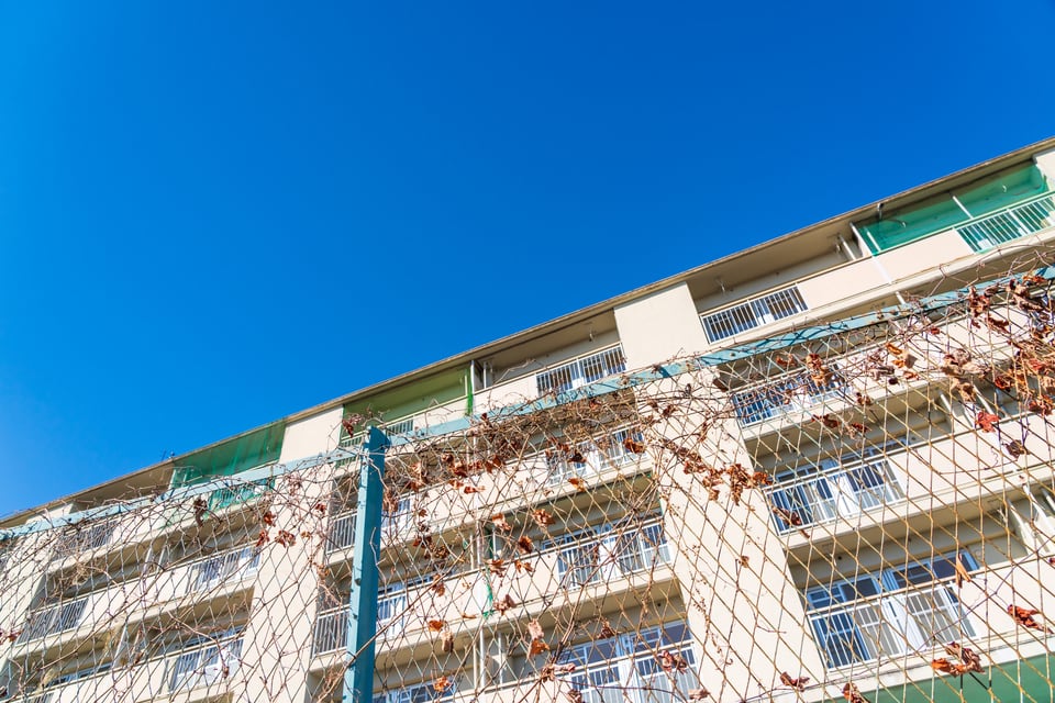 老朽化のため解体工事をおこなう公営住宅