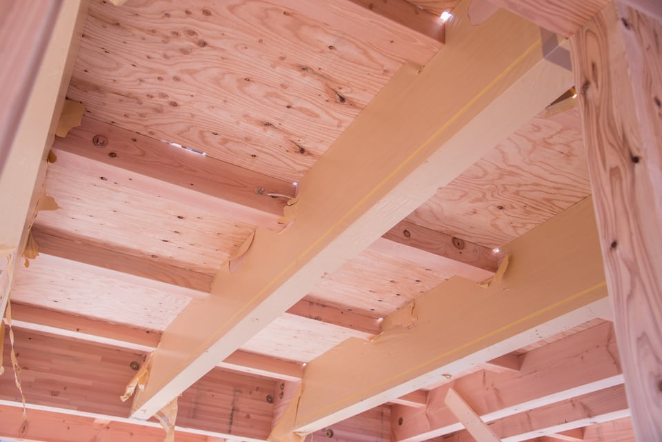 ベイマツなどの木材を使用している建築現場