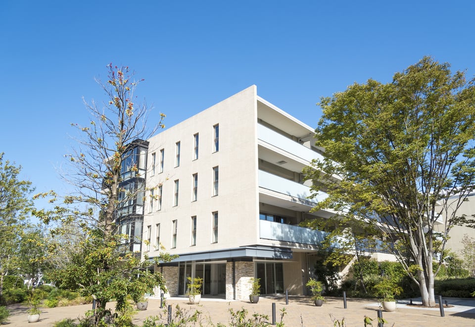 共同建て住宅であるコンパクトなマンション