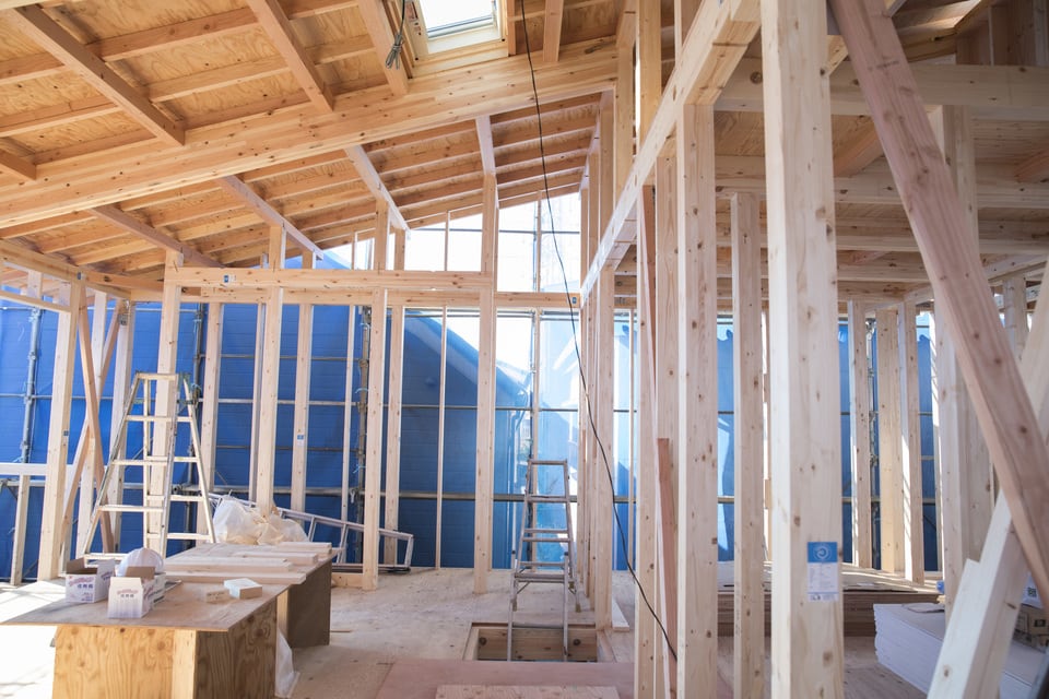 二等材を使った木造戸建ての建築現場