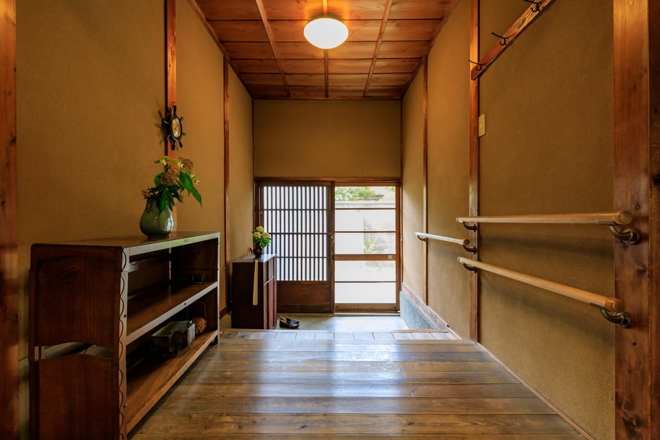 日本古来の一間の家屋の玄関