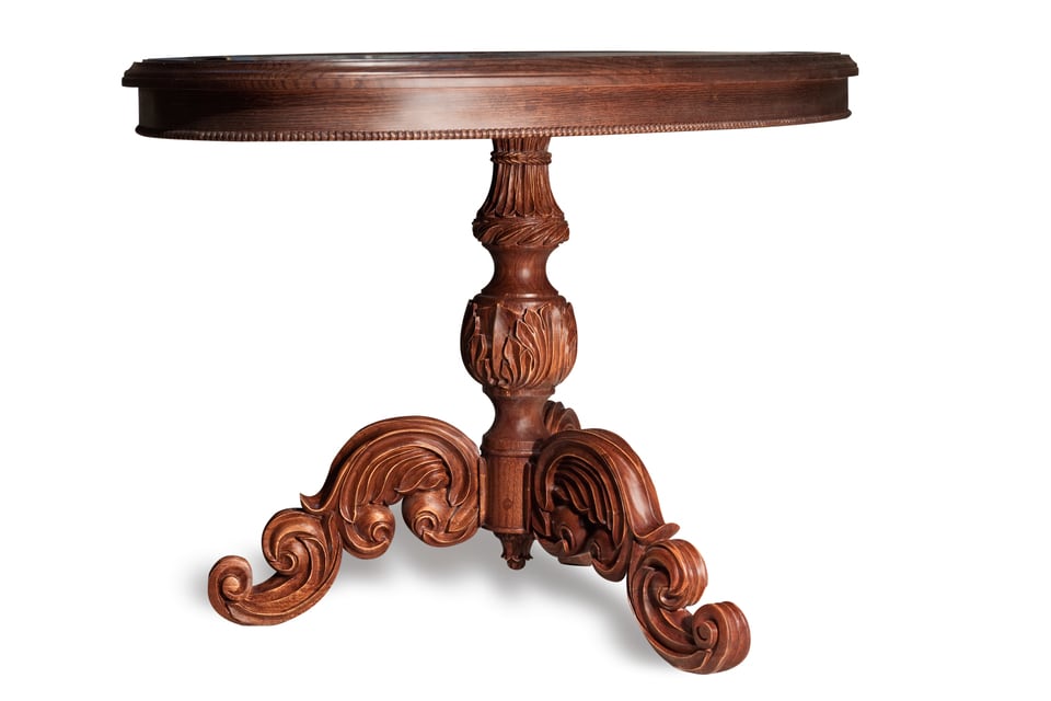 シェーカー様式の木製のテーブル