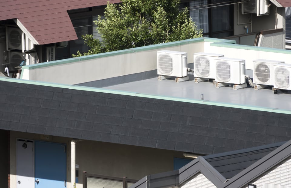 建物の屋上周囲に設けられたパラペット