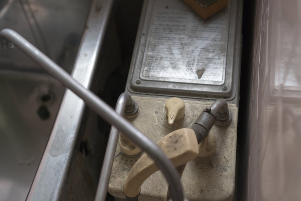 外気を利用しガスで湯を沸かすバランス釜