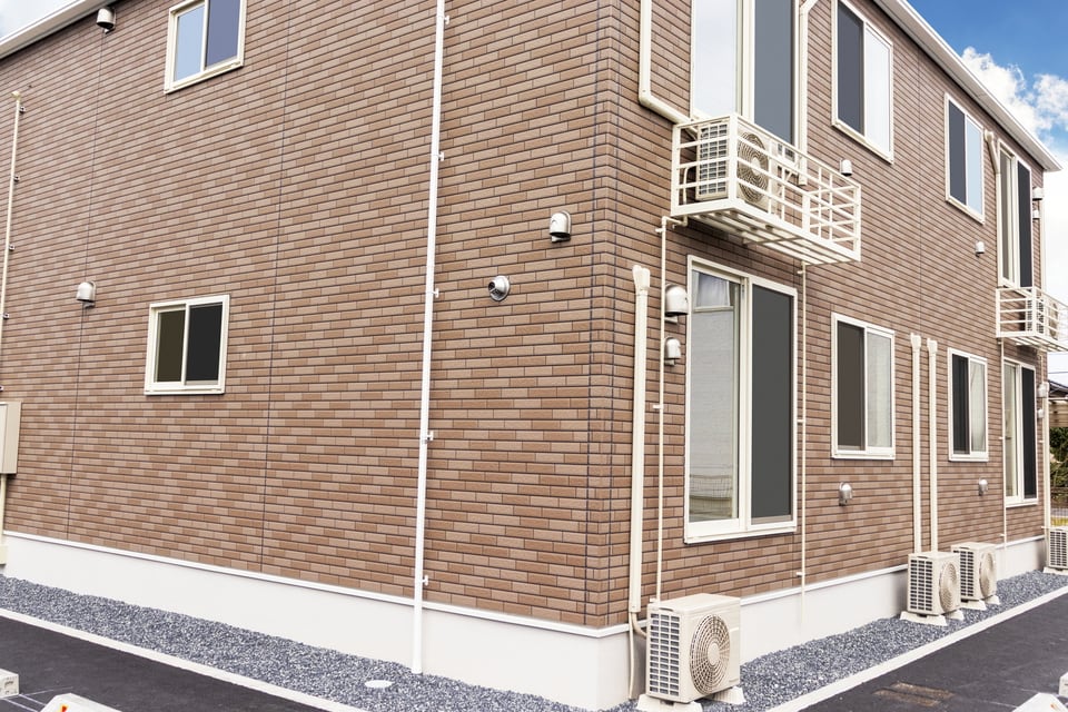 犬走りに砂利を敷き詰めれば防犯対策も可能