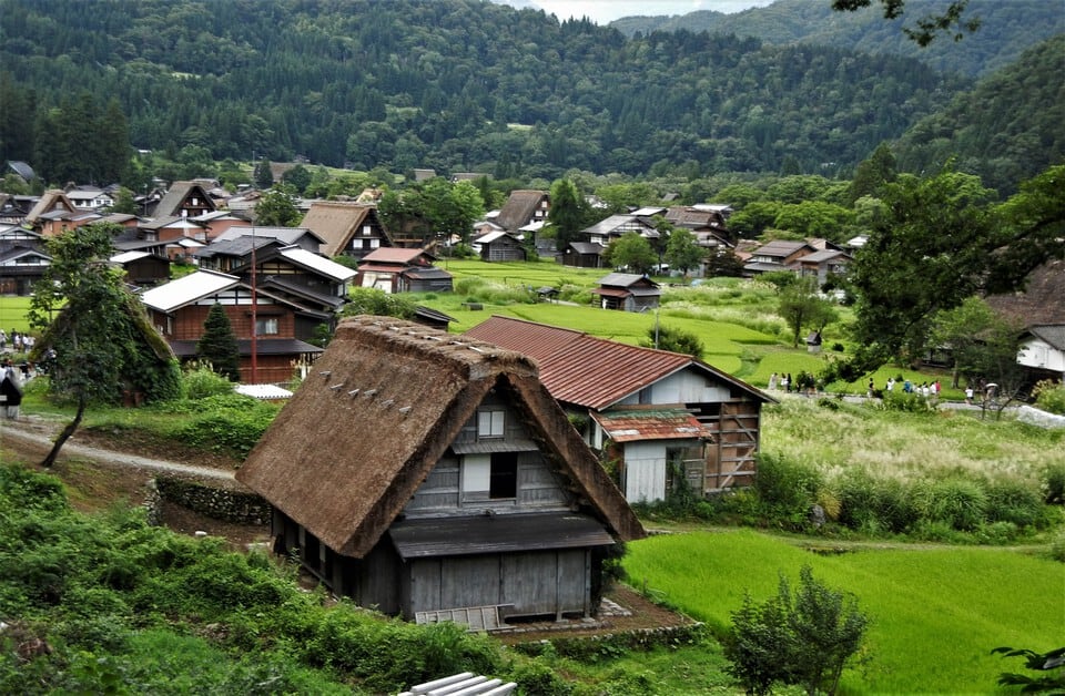 伝統的建造物群保存地区白川村の合掌造りの家屋群