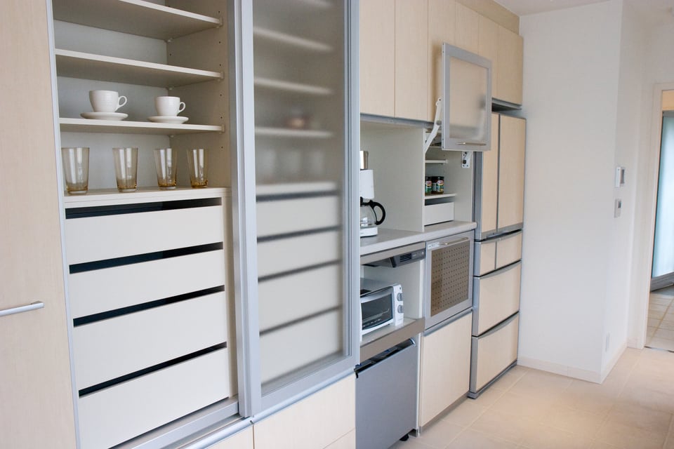 家電も収納できる収納率の高いキッチン空間
