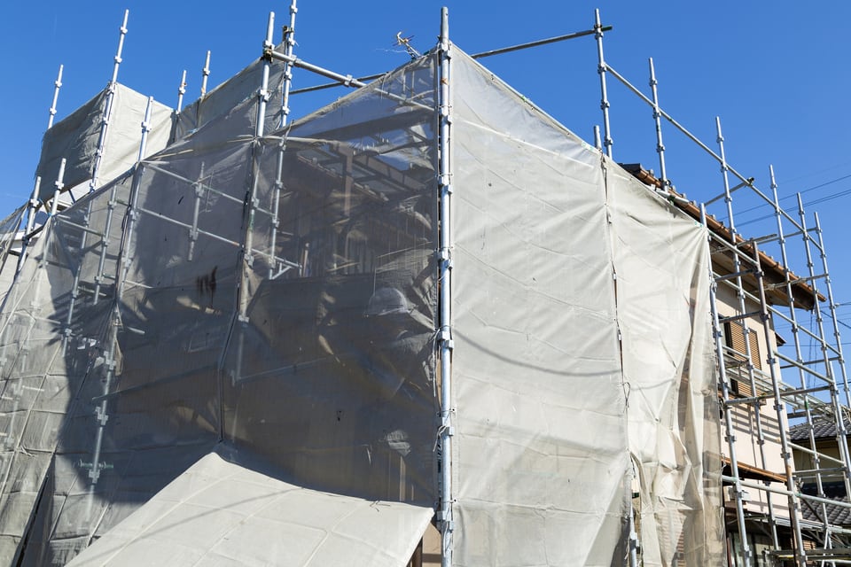 建物が不同沈下した場合でも地盤保証制度により保険金がおりる物件所有者