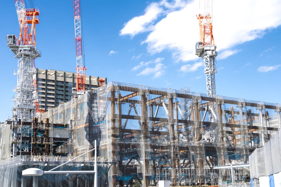 建設業許可番号が必要になる大型施工案件