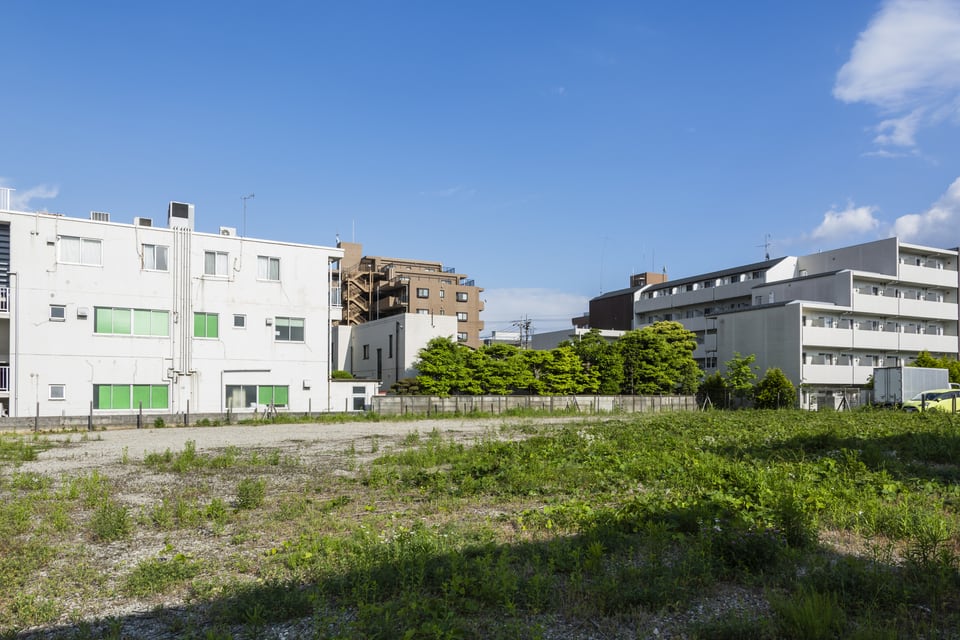 長年放置されたままの更地