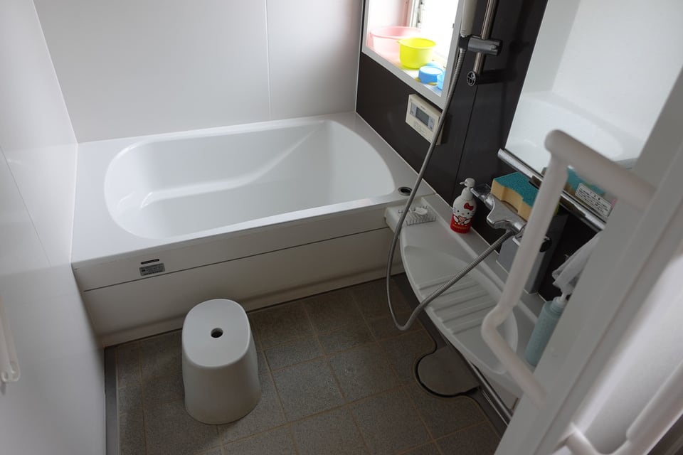 自然冷媒ヒートポンプ給湯機を使った浴室