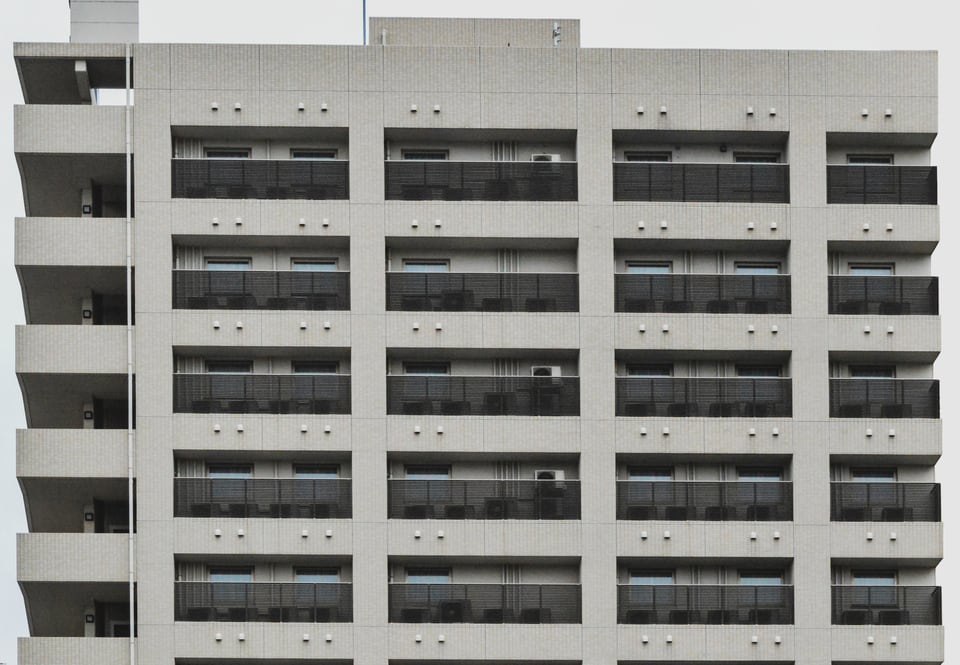逆梁アウトフレーム工法を用いた分譲マンション