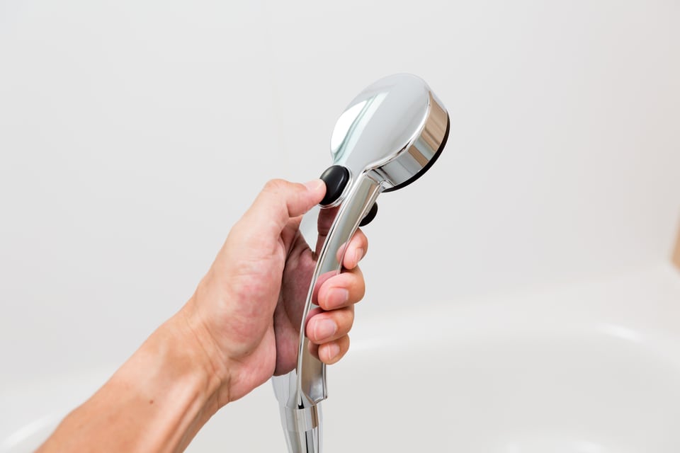 手元スイッチのあるタイプの節水シャワーヘッド