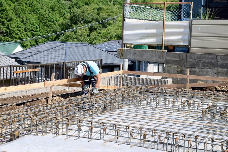鉄筋コンクリート造建造物の建築現場で使用されるせん断補強筋
