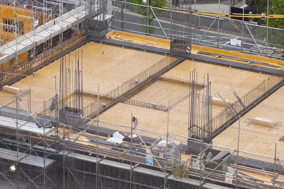 鉄筋コンクリート造の建物の柱や梁に使用されるせん断補強筋