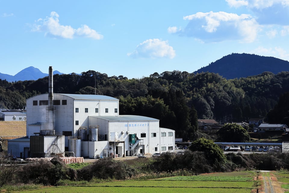 バイオマス発電を行う工場