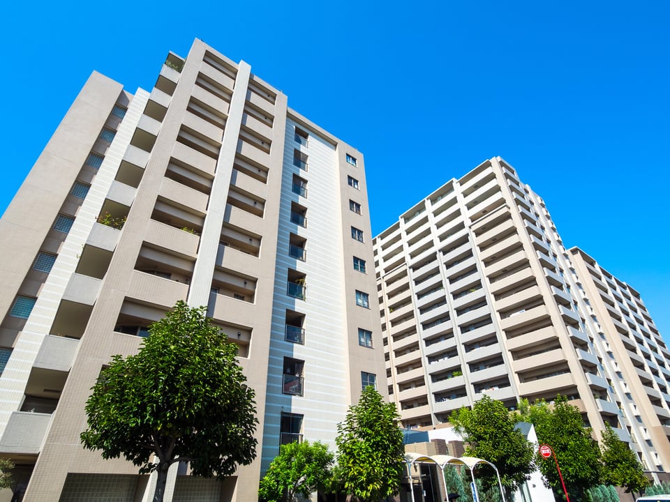 新築物件であるマンションの外観