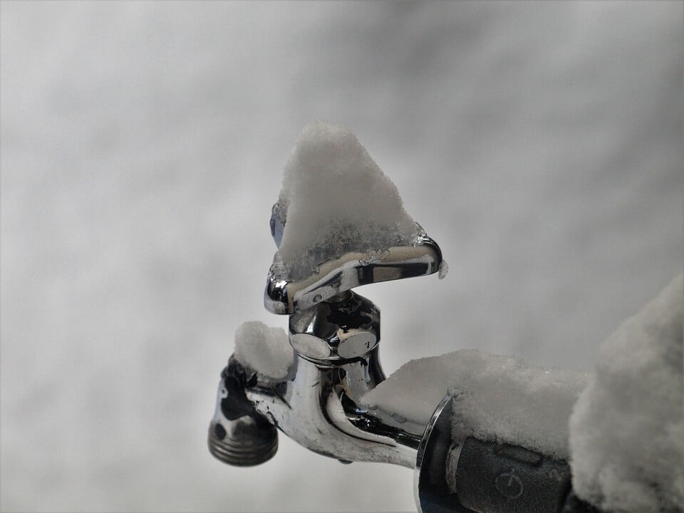 水道管凍結により水が出なくなってしまった蛇口