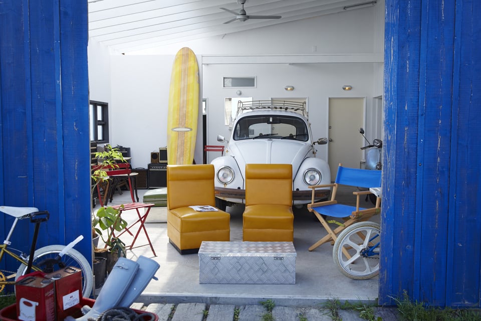 アウトドア用品や季節物の収納にも便利なガレージ収納