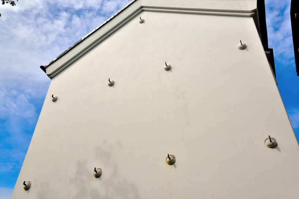 折れ釘は蔵造りの建物にも使われている