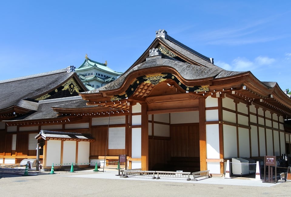 地覆長押を有する城の玄関