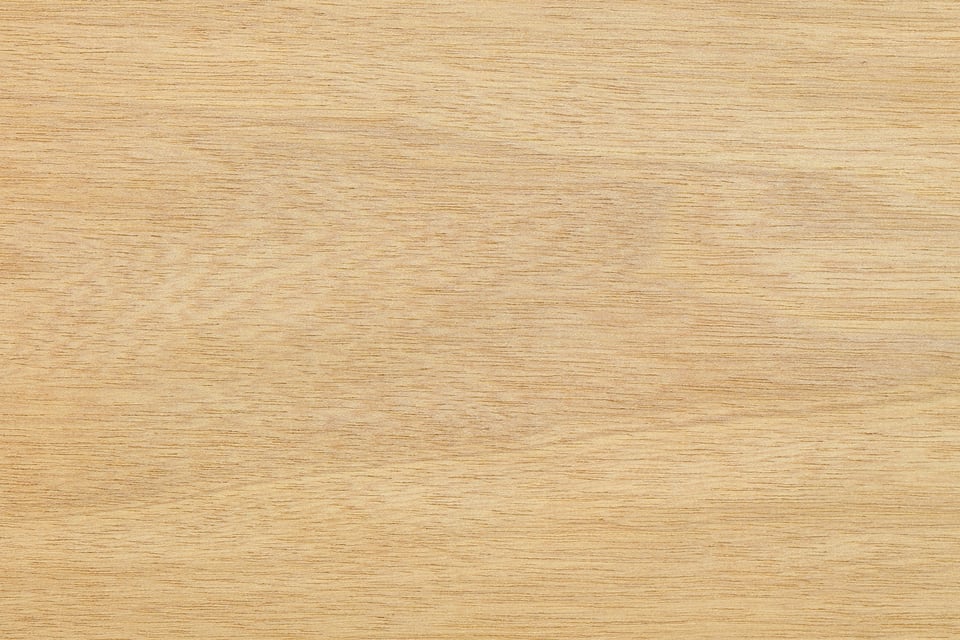 天然の無垢材が合板の表面に貼られた天然木化粧合板