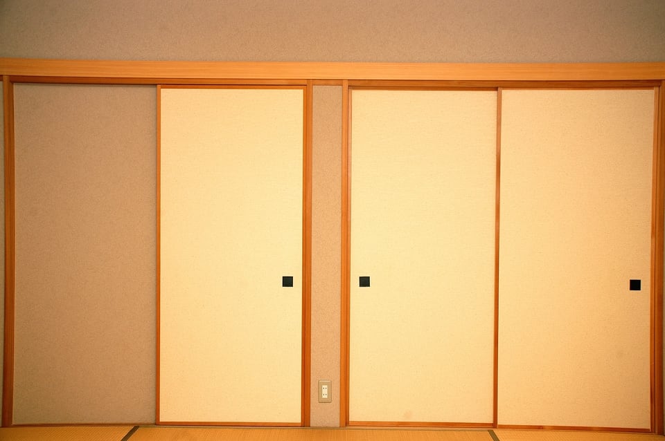 量産襖が設置された住宅